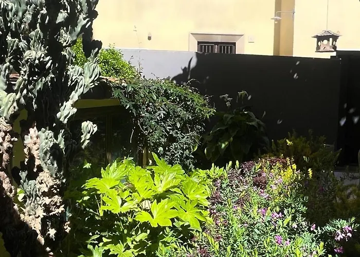 LOQUAT HOUSE nel giardino segreto in zona Vaticano